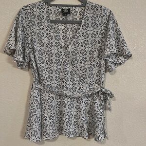 Bobeau short sleeve blouse - faux wrap and front tie size S